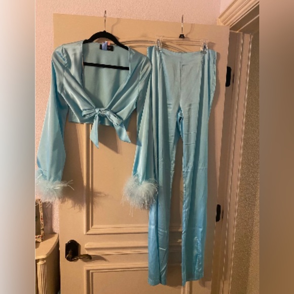 Brand white fox new never with tags worn two piece set! - Picture 3 of 3